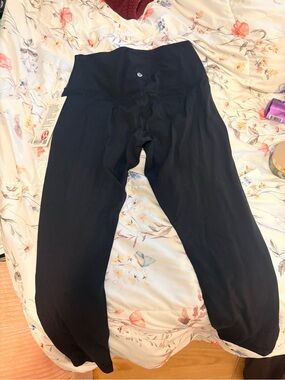 Lululemon Black High-Rise Leggings 25”